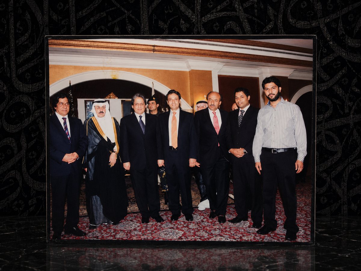 Governor Dr. Ishrat-ul-Ebad &amp; Ministers with Hujjaj Travel